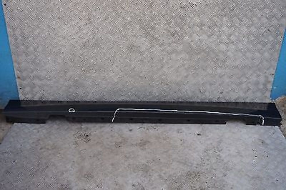 BMW 1 SERIES E87N LCI Sill strip side skirt left N/S Black Sapphire Metallic 475