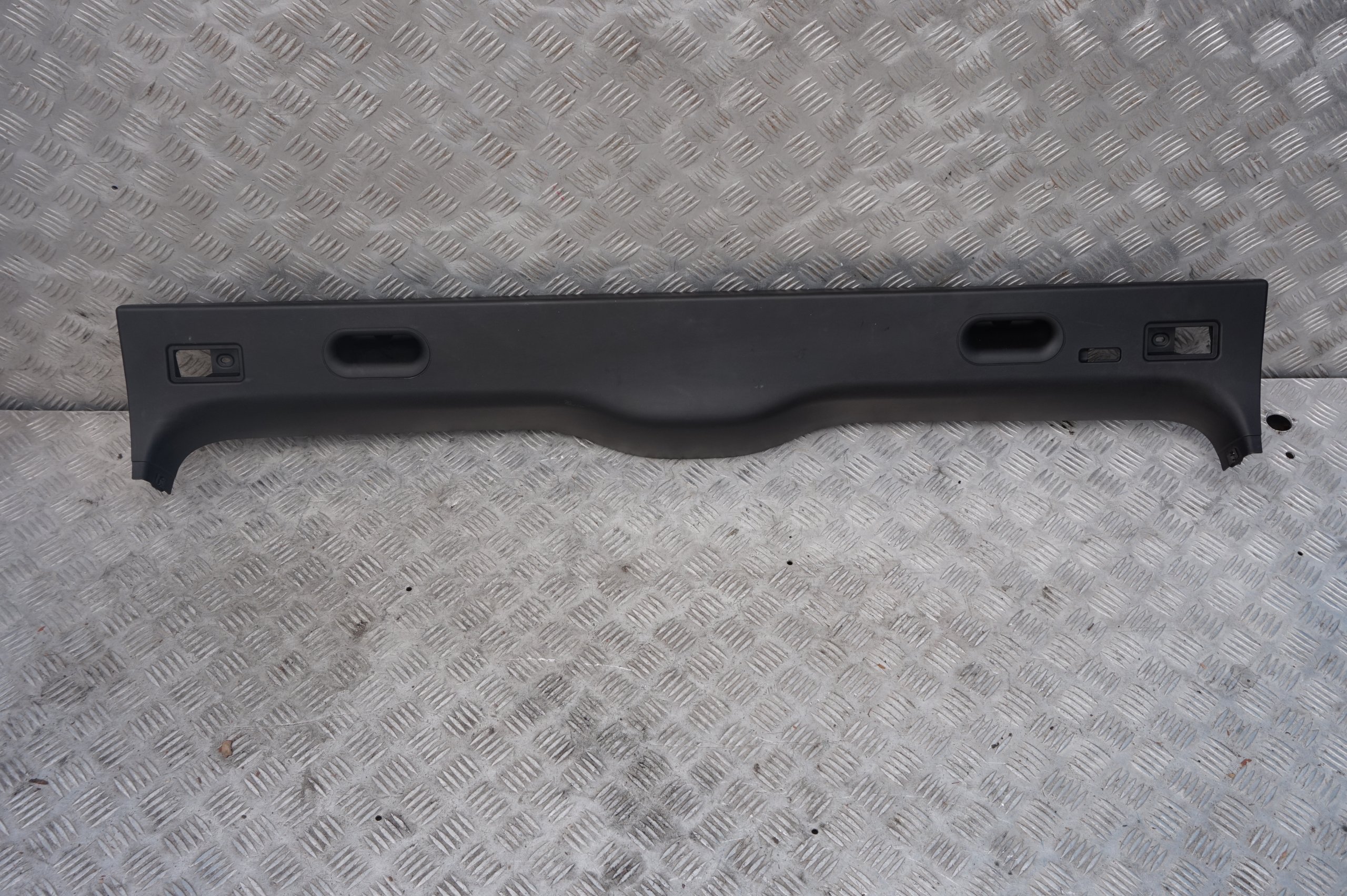 BMW X5 SERIES E53 BOOT TRUNK LID TAILGATE COVER TRIM BLACK 8410386 8402194