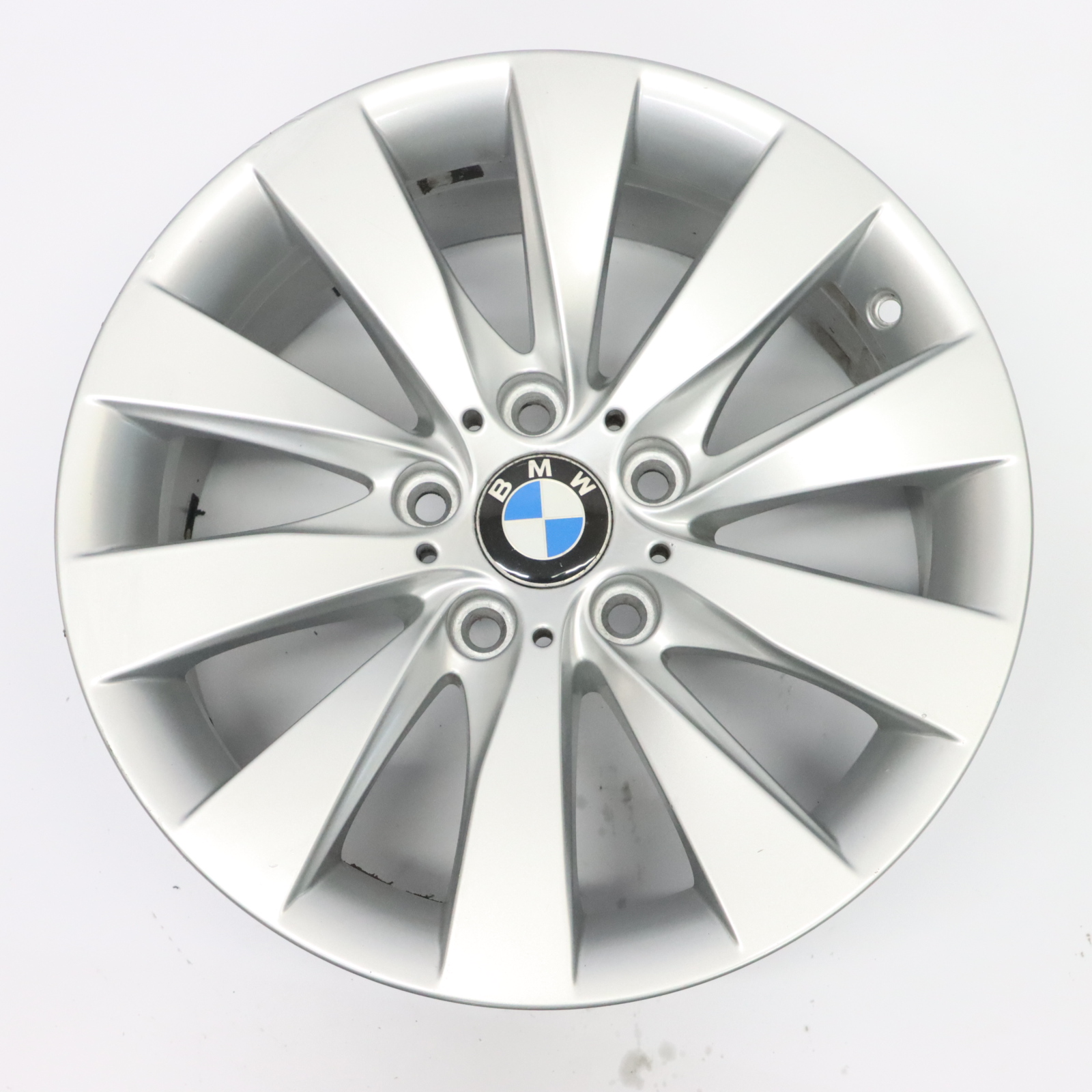 BMW F30 F31 F32 Silberne Leichtmetall felge 17" V Speiche 413 7,5J ET:37 6796240