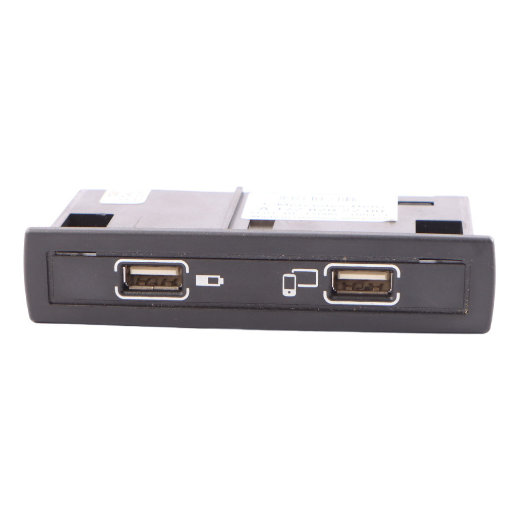 USB-Anschlussfeld Mercedes C117 X156 W176 Multimedia USB-Buchse A1728202200