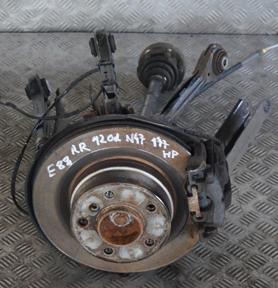 BMW 1 Series E88 Cabrio 120d N47 Rear Right O/S Suspension Leg Axle Brake Disc