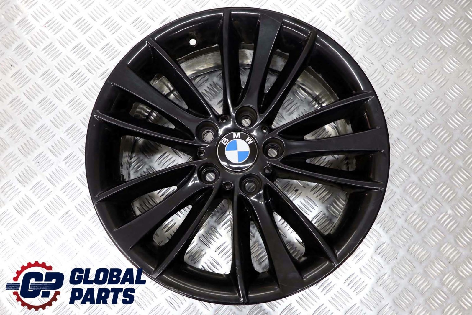 BMW 1 er E81 E82 E87 E88 Hinten Alufelge Alu Felge 18" ET:52 8,5J W-Speiche 263