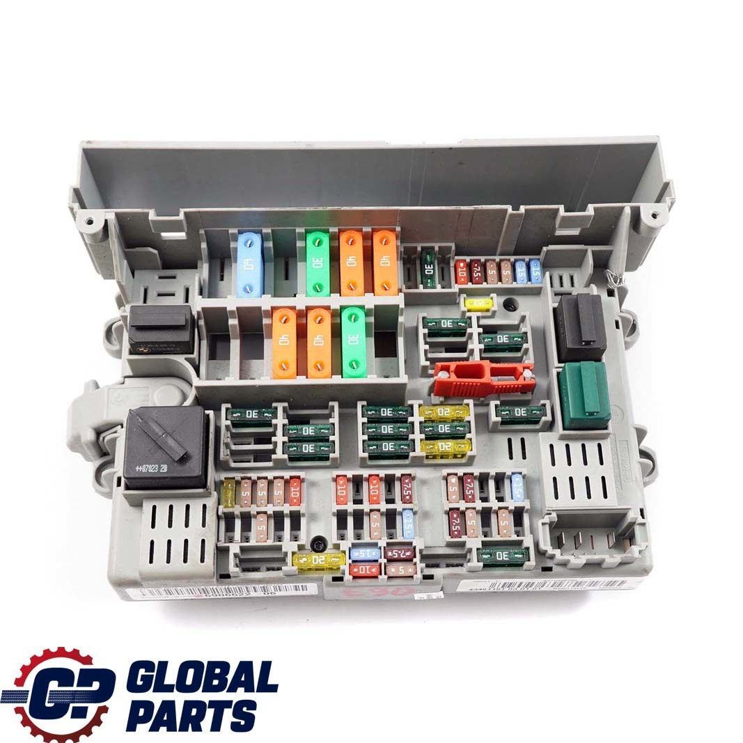 BMW E87 E90 E91 E92 Power Distribution Fuse Box Front 6906622