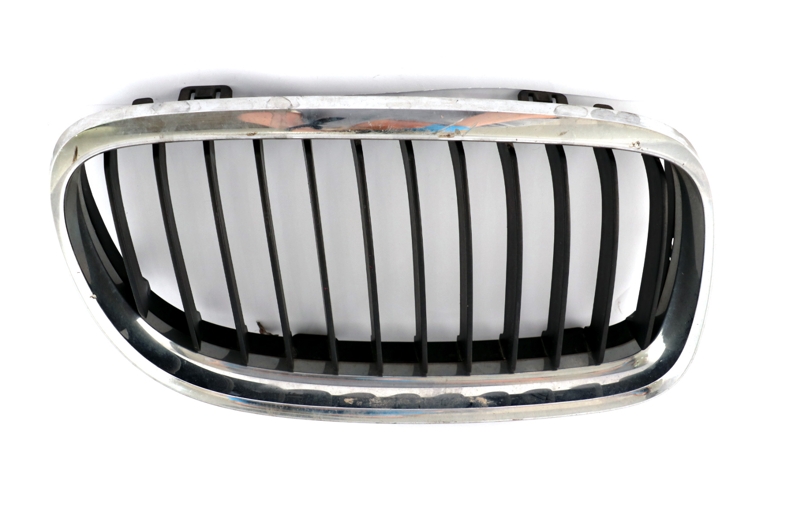 BMW E90 E91 LCI Nerka Grill Atrapa Prawa 7201968