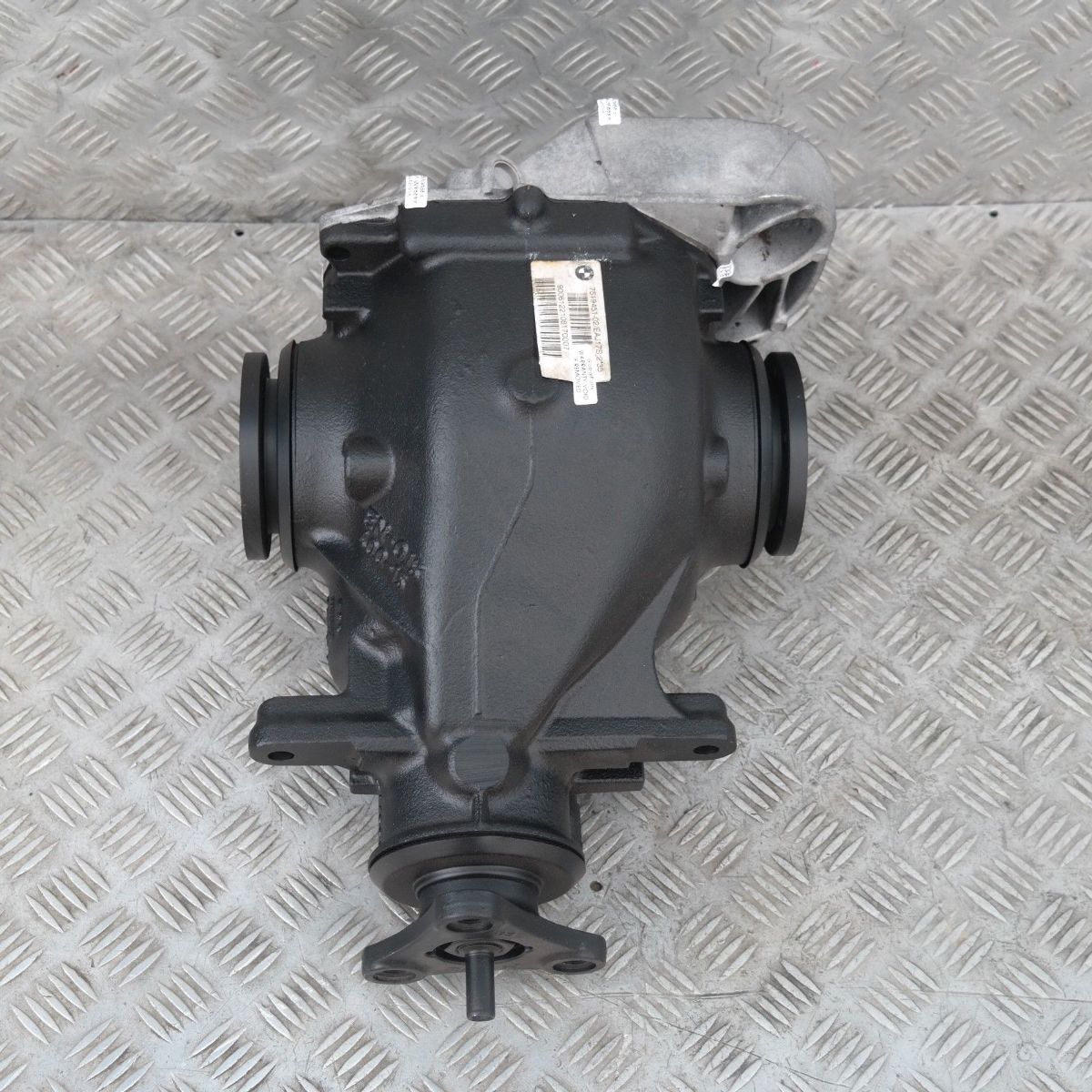 BMW 3 Series E90 E91 E92 325d 330d Rear Differential Diff 2.35 Ratio WARRANTY