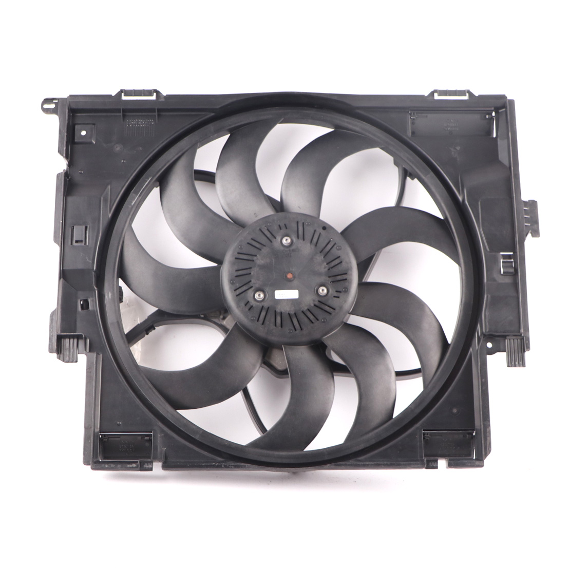 Fan BMW F30 F33 F34 F36 Radiator Fan With Housing 600W Engine Cooling 7608408