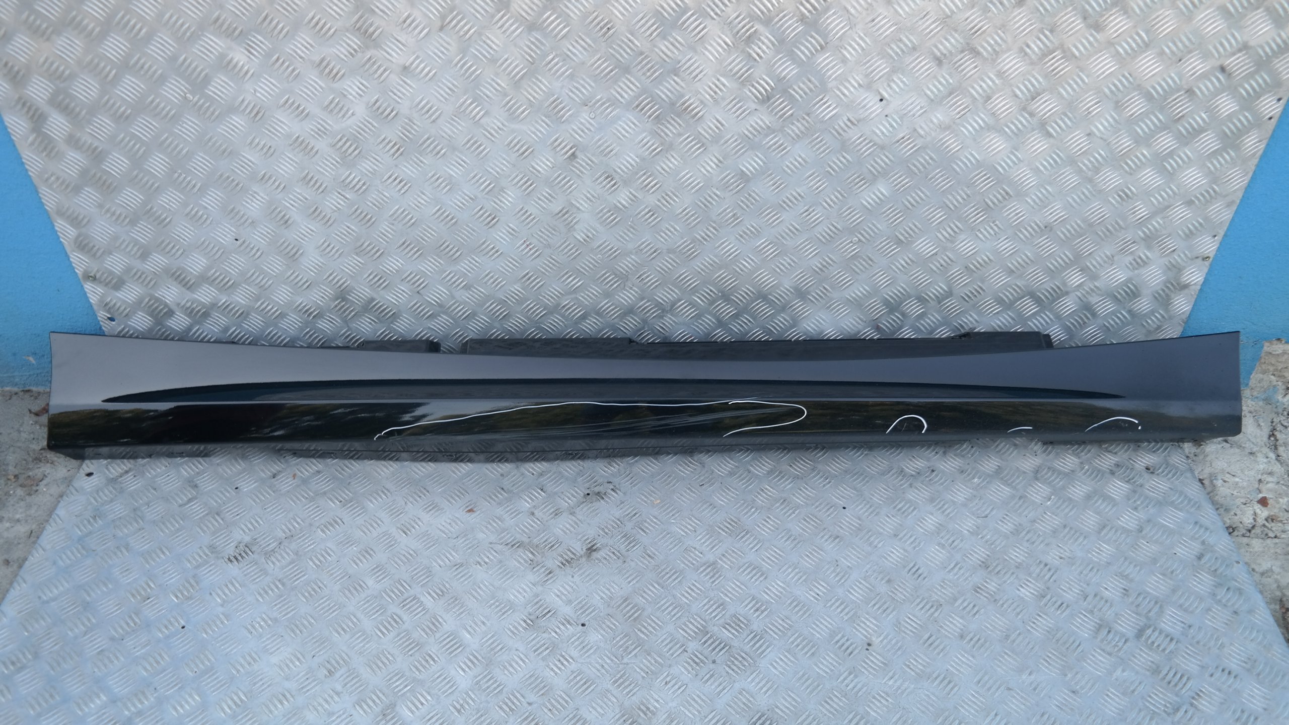 BMW 1 SERIES 5 E87 LCI E87N Sill strip side skirt right O/S Schwarz II Black 2