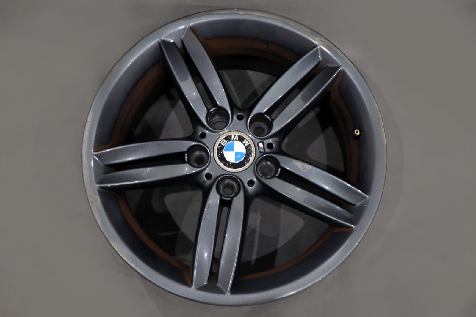 BMW 1 er E81 E87 Grau Hinten Alufelge Rad Felge 18" M Doppelspeichen 208 8J