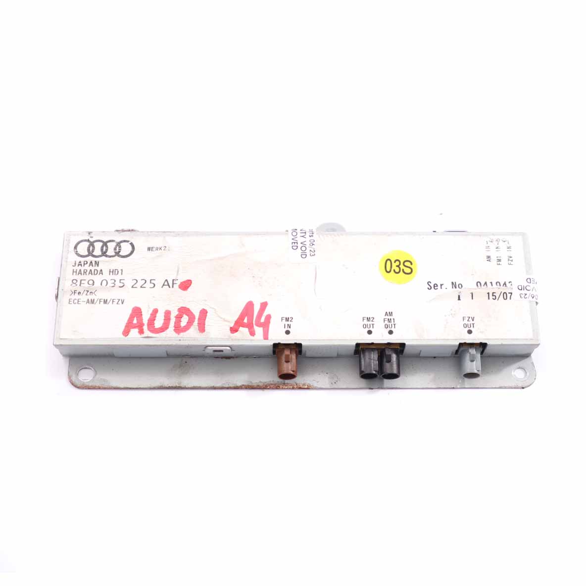 Audi A4 B7 Antenne Verstärker Antennenmodul Steuergerät 8E9035225AF