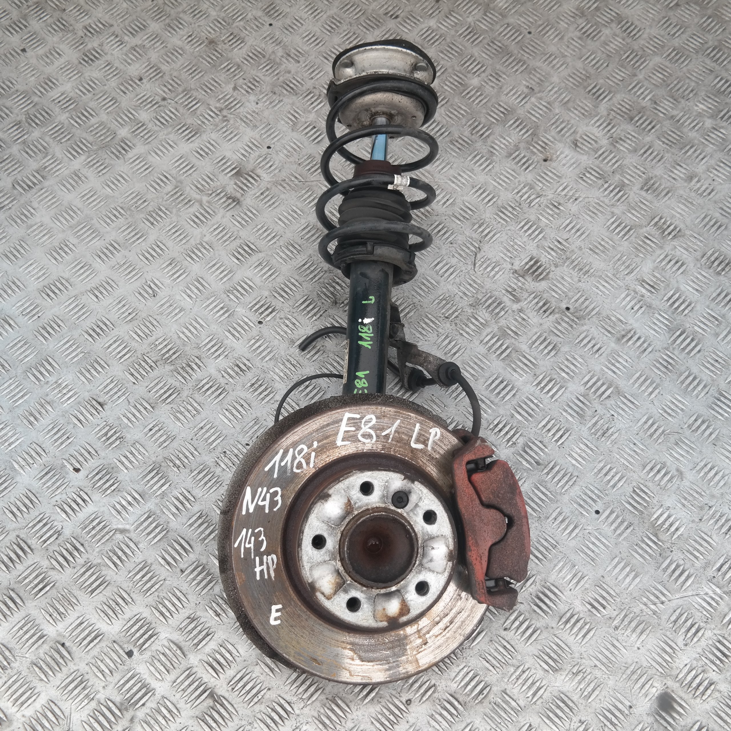 BMW 1 Series E81 118i N43 Front Left N/S Spring Strut Brake Suspension Leg Hub