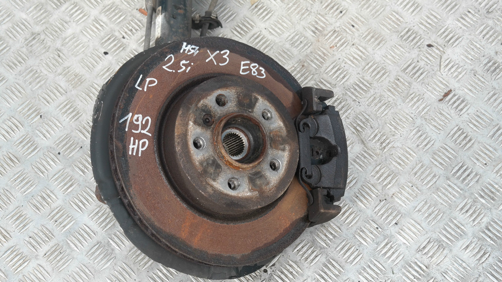 BMW X3 E83 2.5i M54 FRONT LEFT N/S LEG SPORT SUSPENSION AXLE BRAKE DISC HUB SET