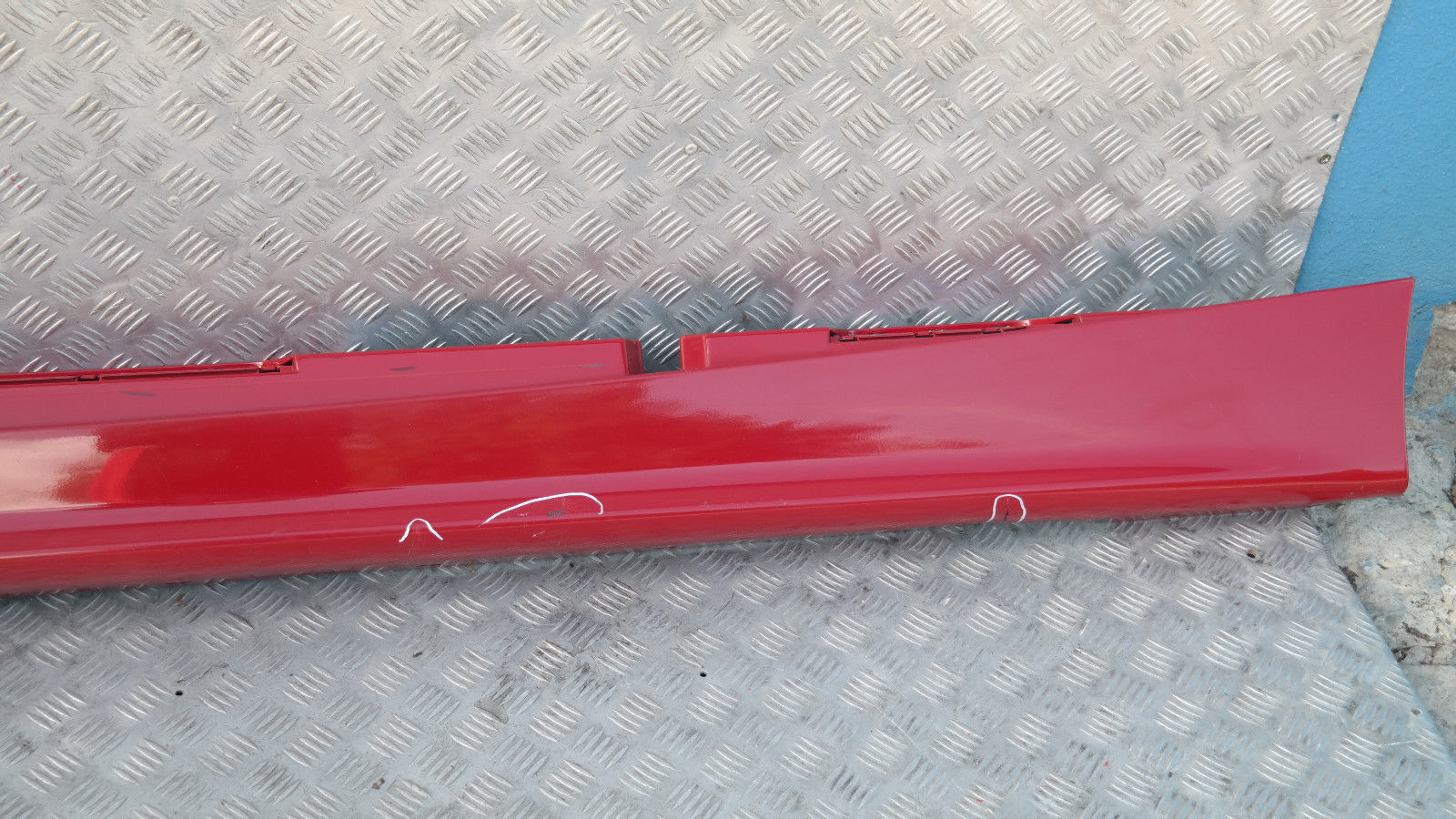 BMW 1 SERIES 1 E87 Sill strip side skirt left N/S Karmesinrot Red Rot - A61