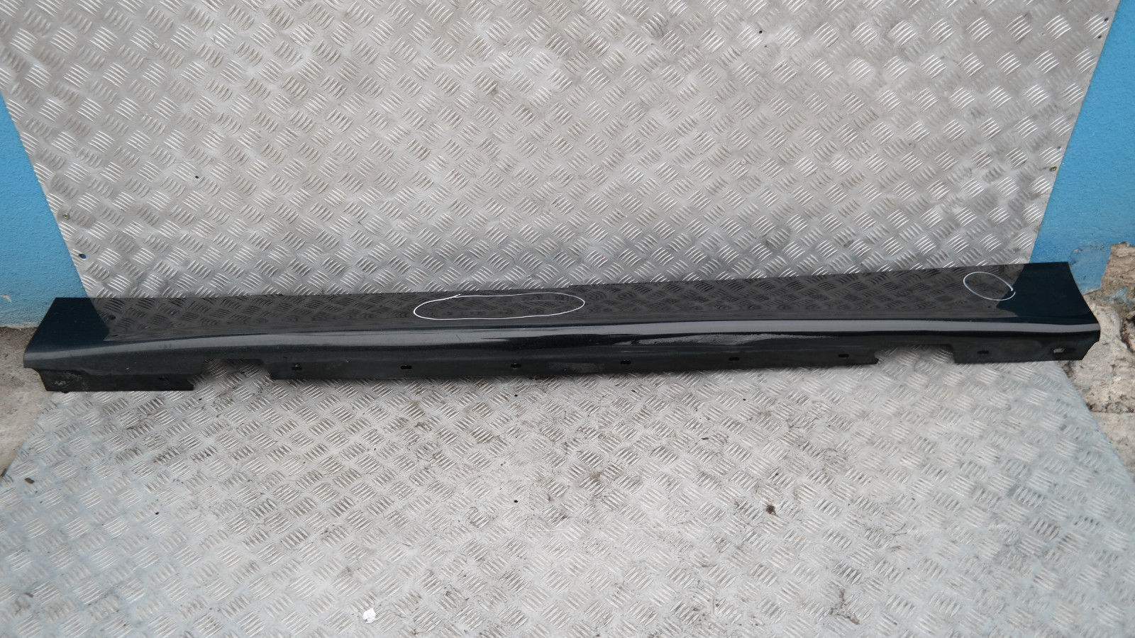 BMW 1 SERIES 9 E87 Sill strip side skirt left N/S BLACK 2 SCHWARZ II - 668