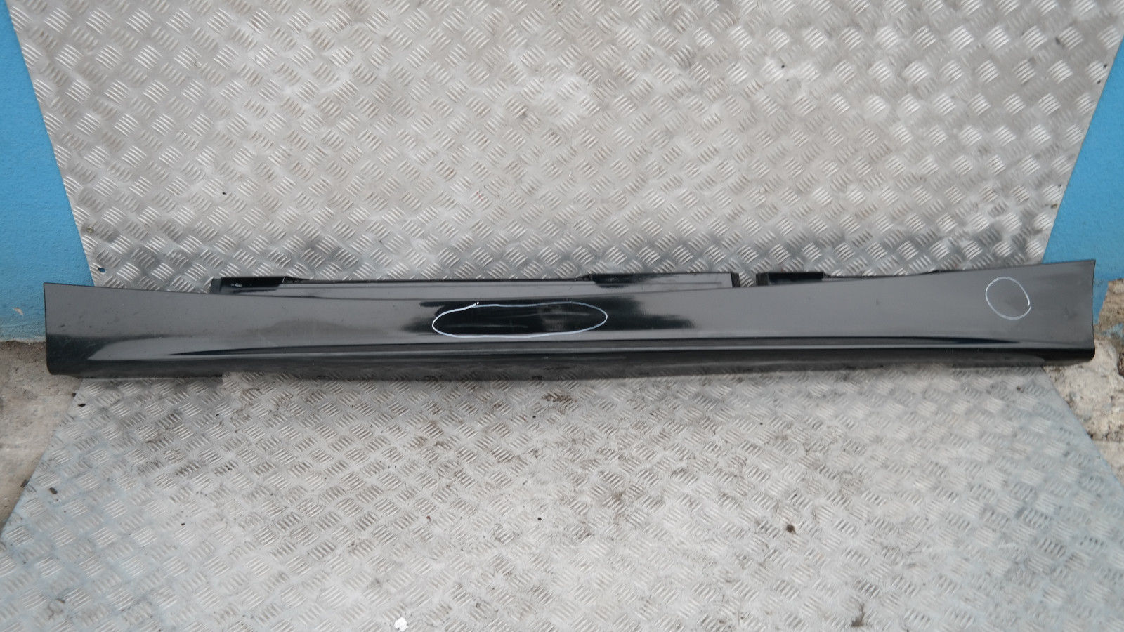 BMW 1 SERIES 9 E87 Sill strip side skirt left N/S BLACK 2 SCHWARZ II - 668