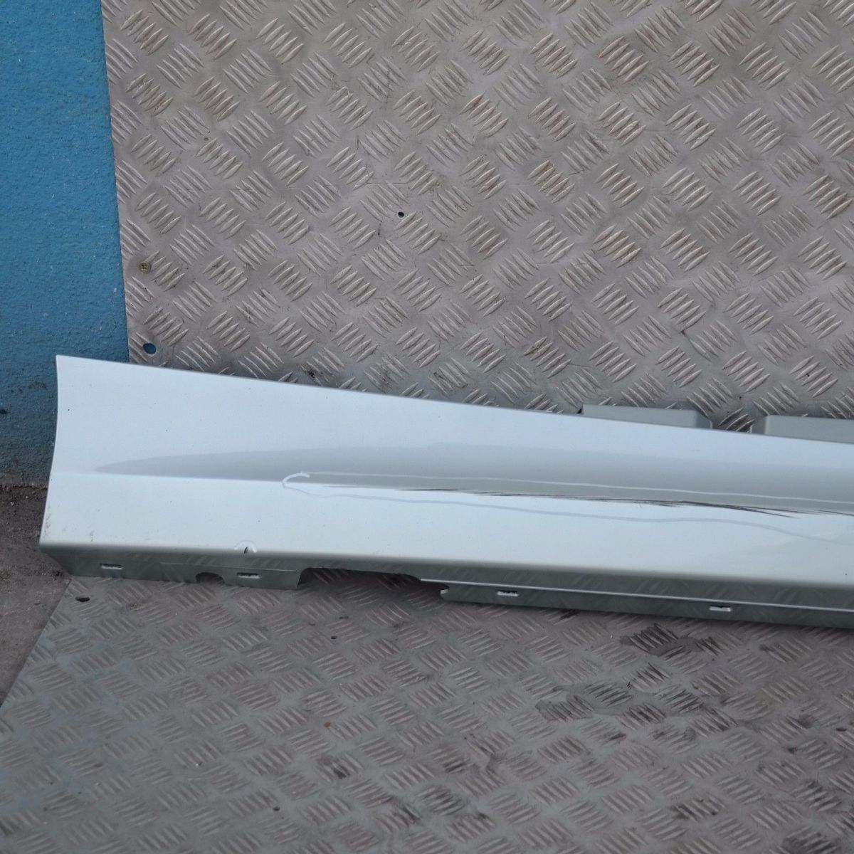 BMW 1 SERIES E87 LCI Sill strip side skirt right O/S  Patagoniagruen Patagonia