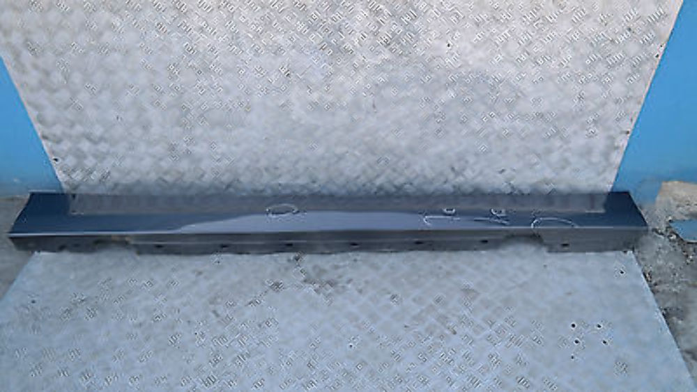 BMW 1 SERIES E87N LCI Sill strip side skirt right O/S Sparkling Graphite Metalli