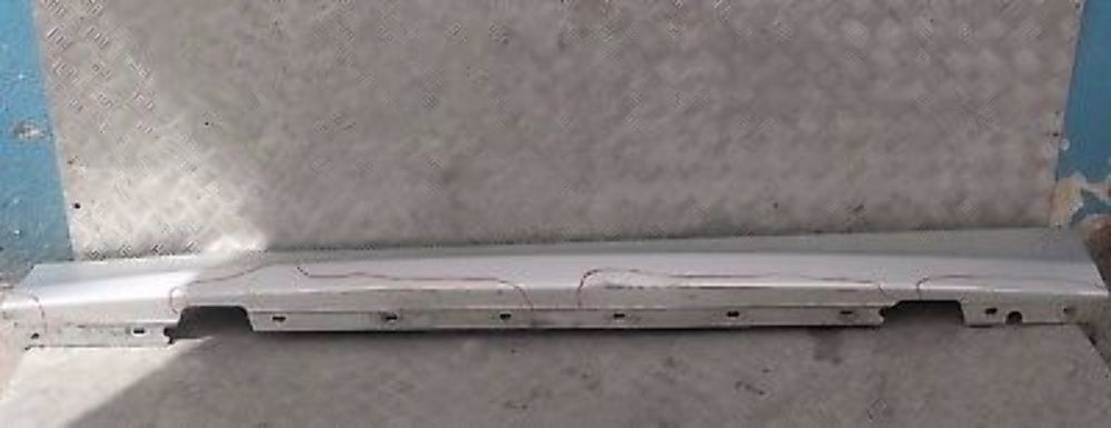 BMW 1 SERIES 13 E87N LCI Sill strip side skirt left N/S Titansilber Silver 354