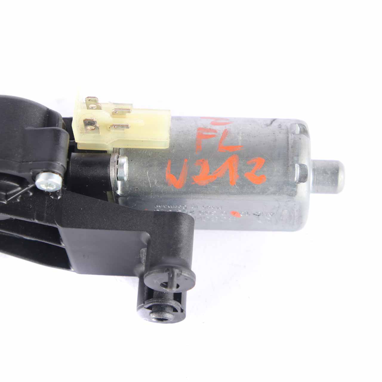 Mercedes W212 Sitzmotor Aktuator vorne links Verstellmotor 0390203323