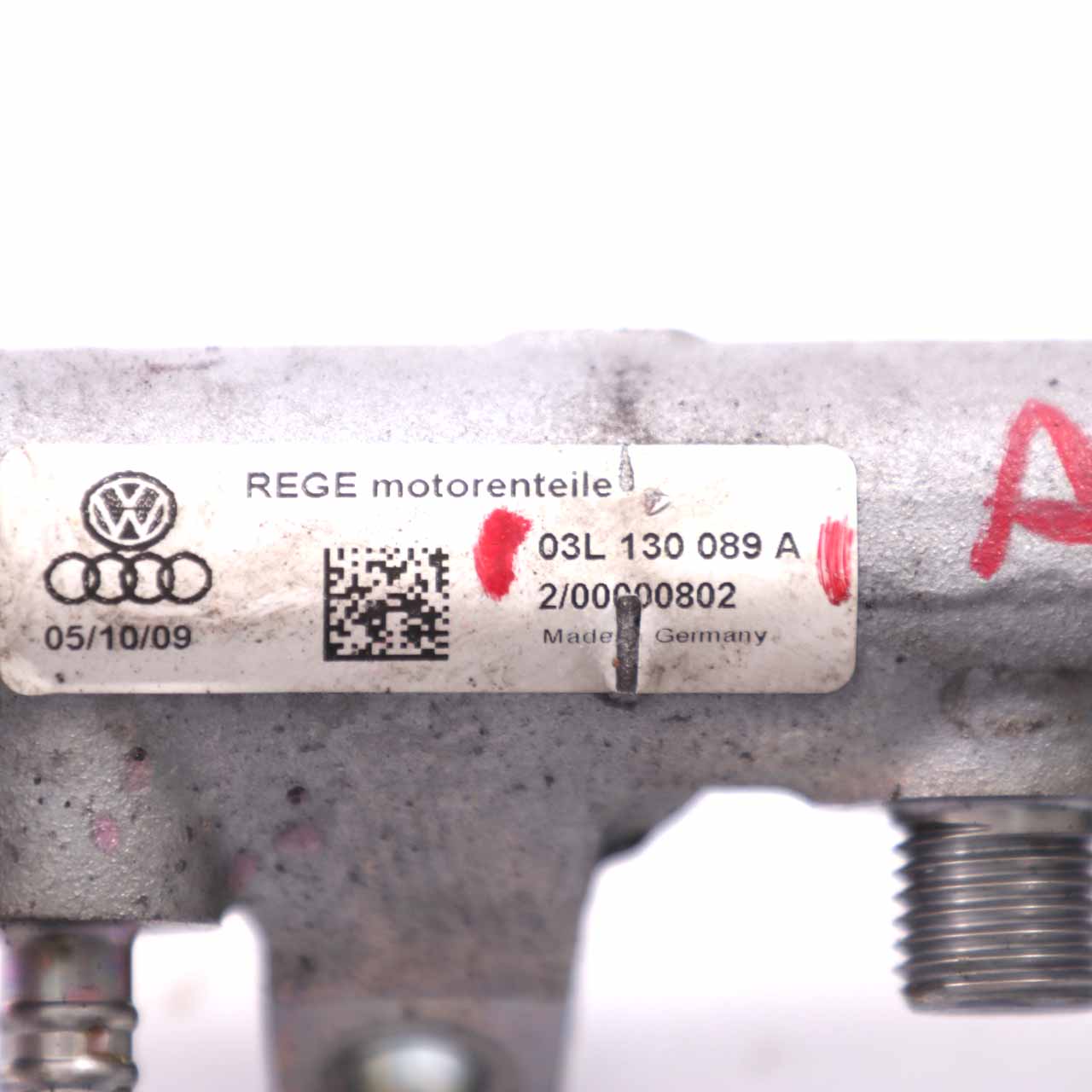 Audi A4 B8 A5 8T Q5 8R 2.0 TDI Diesel Fuel Injector Rail Line 03L130089A