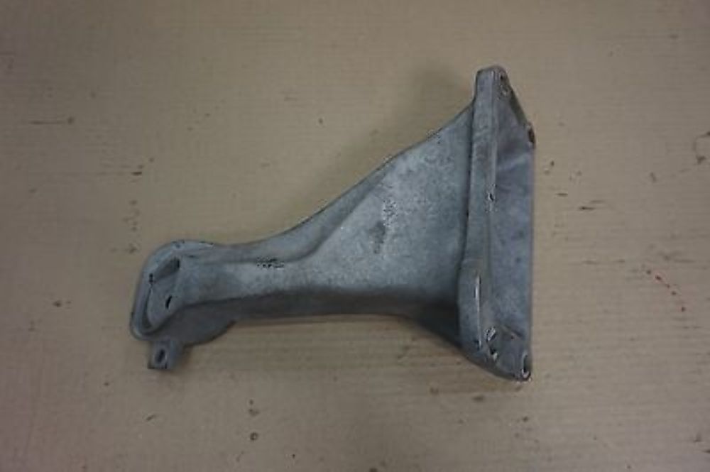 BMW X5 E53 3.0i M54 Engine Supporting Bracket right O/S 1097000