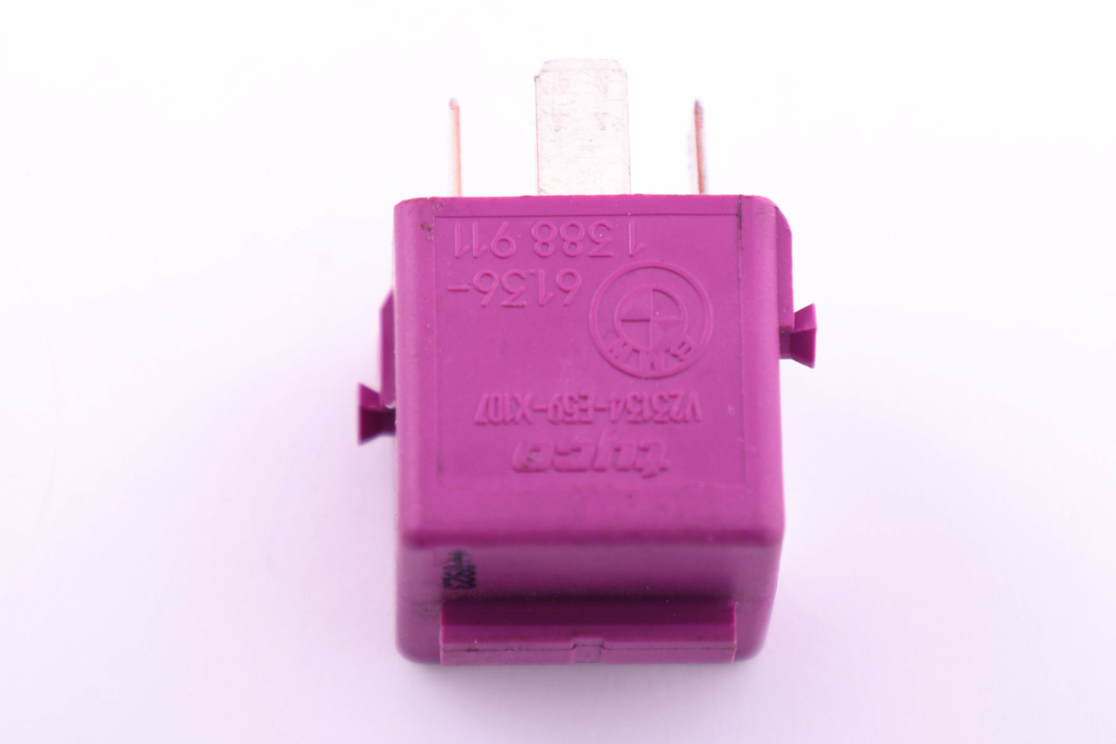 BMW E36 E38 E21 E85 R52 R57 Change-Over Contact Relay Violet 1388911