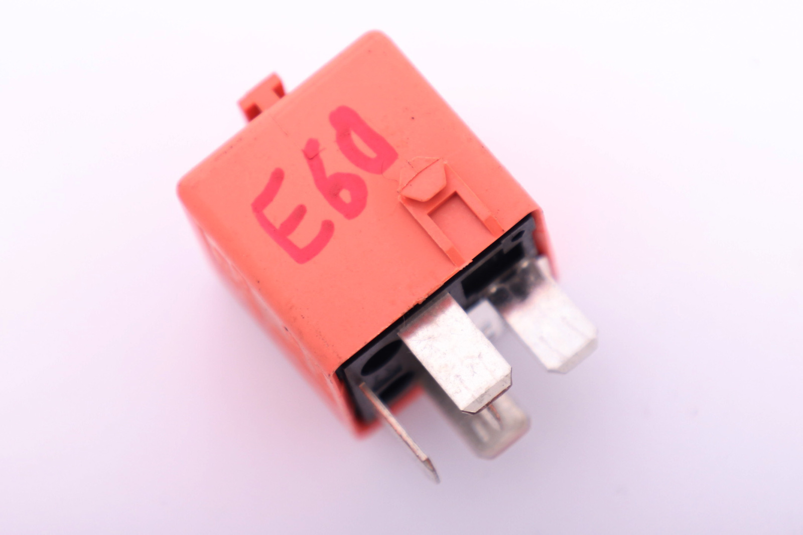 BMW E60 E63 E87 E90 Relay Changer Make Contact Salmon Red 1742690