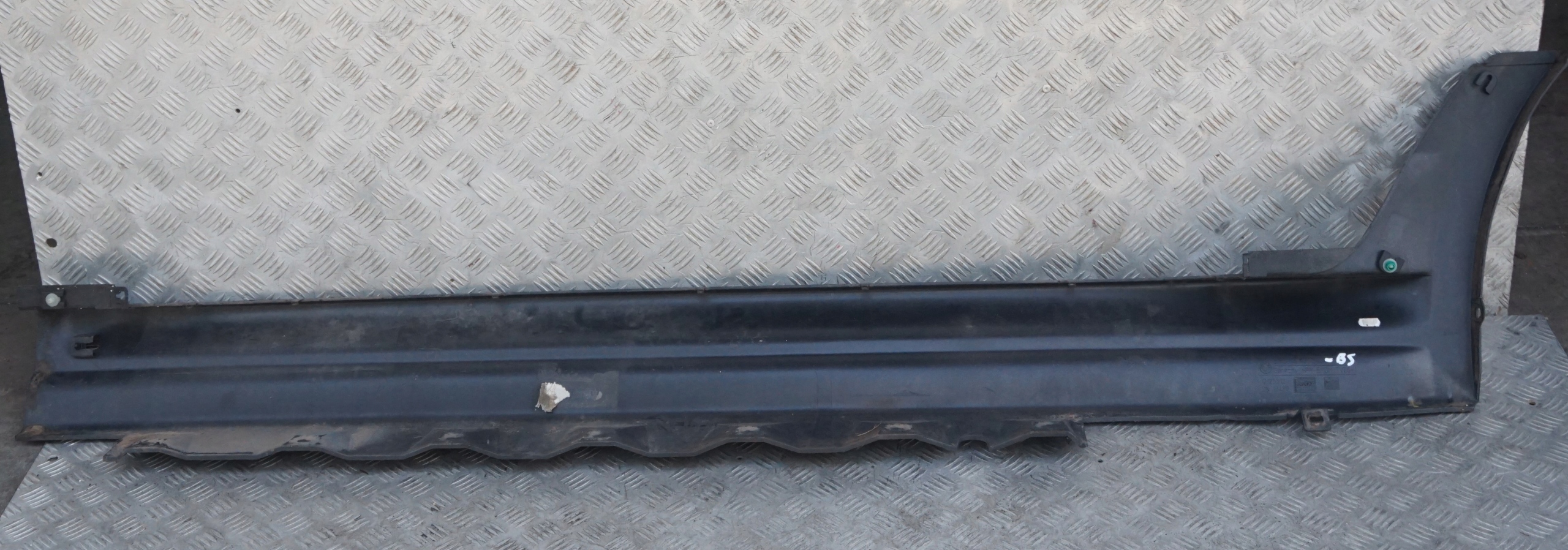 BMW X3 Series E83 Front Right O/S Door Sill Skirt Board Trim Panel Black Sapphire