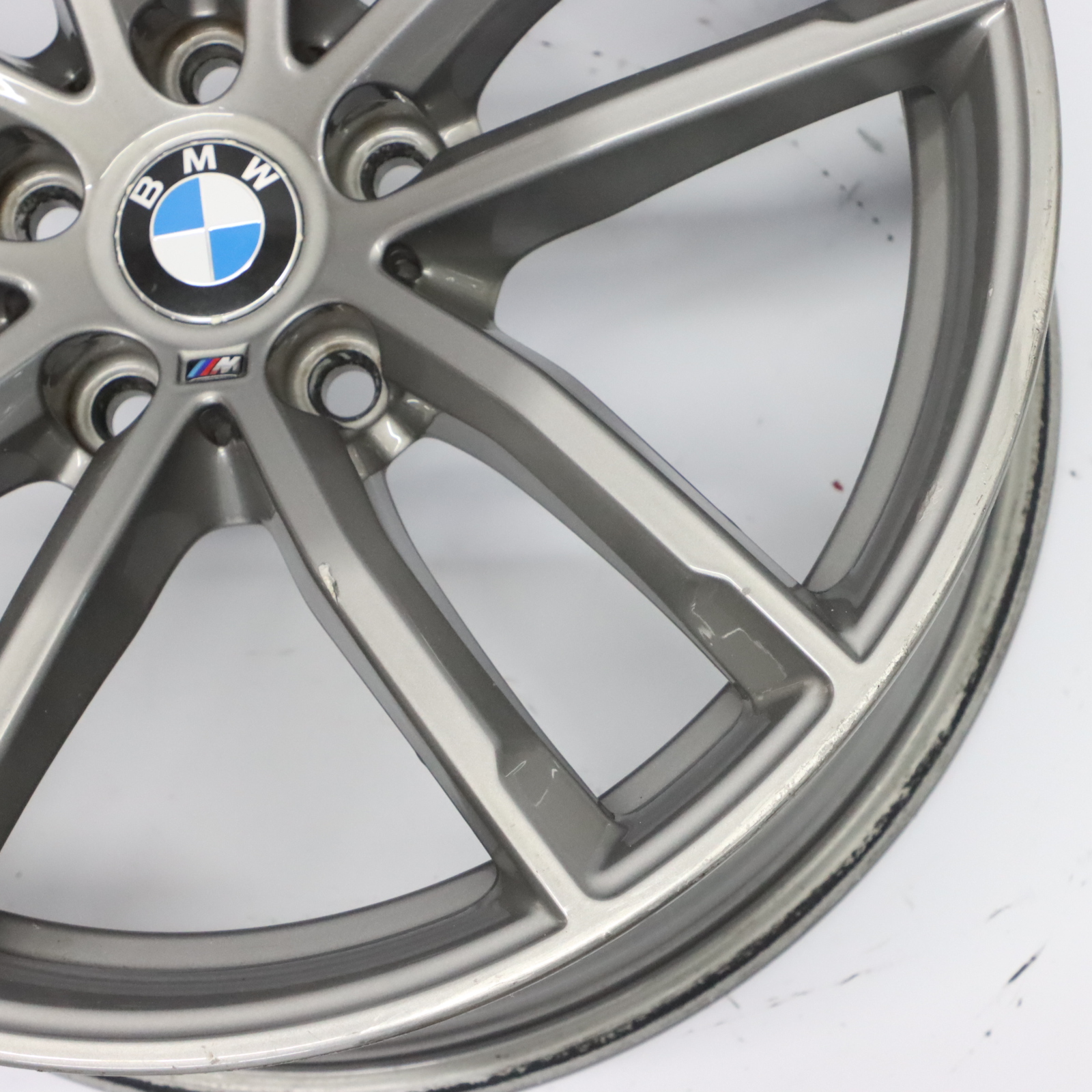 BMW G30 Jante alliage gris ferrique 18" 8J ET:30 Double rayon 662M 8093405