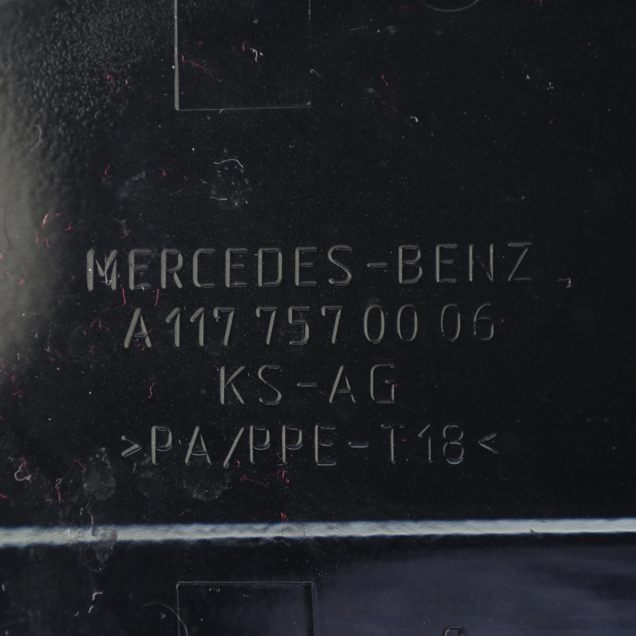 Mercedes C117 Kraftstoff ein füll stutzen Klappe Tank deckel Obsidian Schwarz