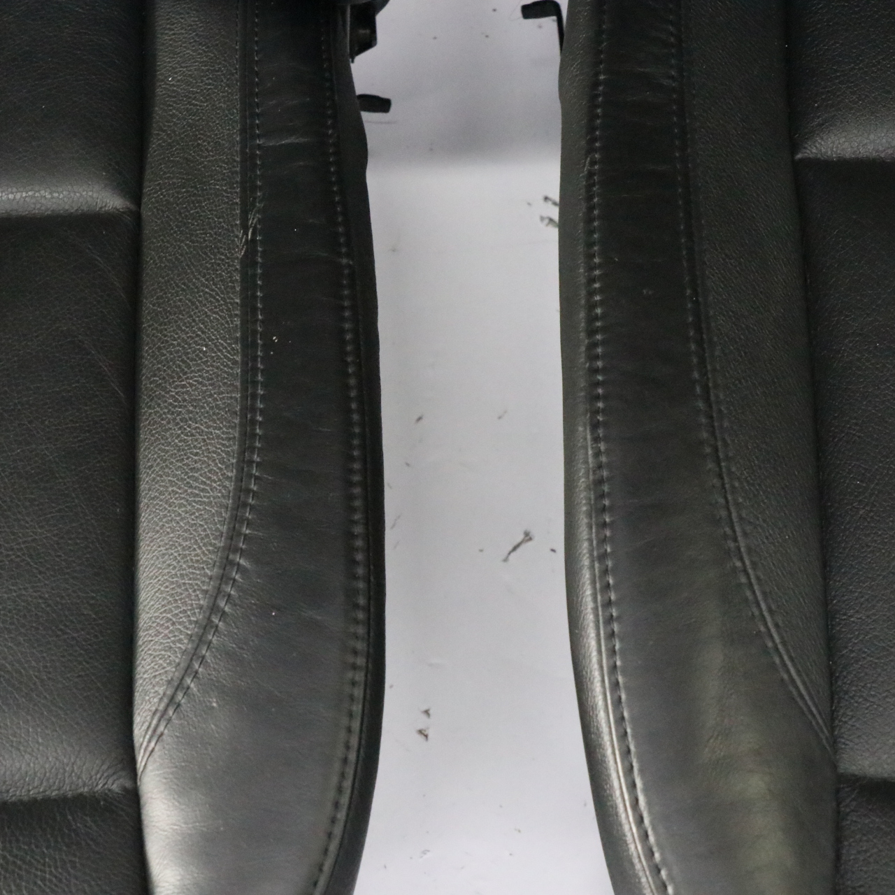 BMW 1er E87 LCI Schwarz Leder Interieur Sitze mit Airbag und Türkarten