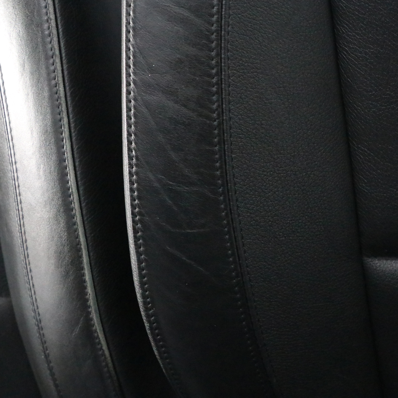 BMW 1er E87 LCI Schwarz Leder Interieur Sitze mit Airbag und Türkarten