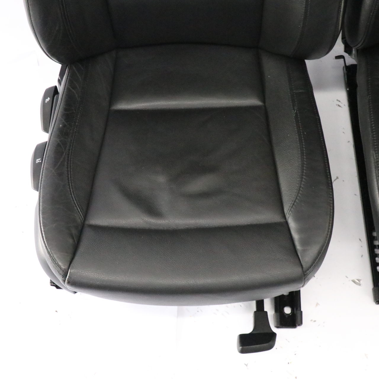 BMW 1er E87 LCI Schwarz Leder Interieur Sitze mit Airbag und Türkarten