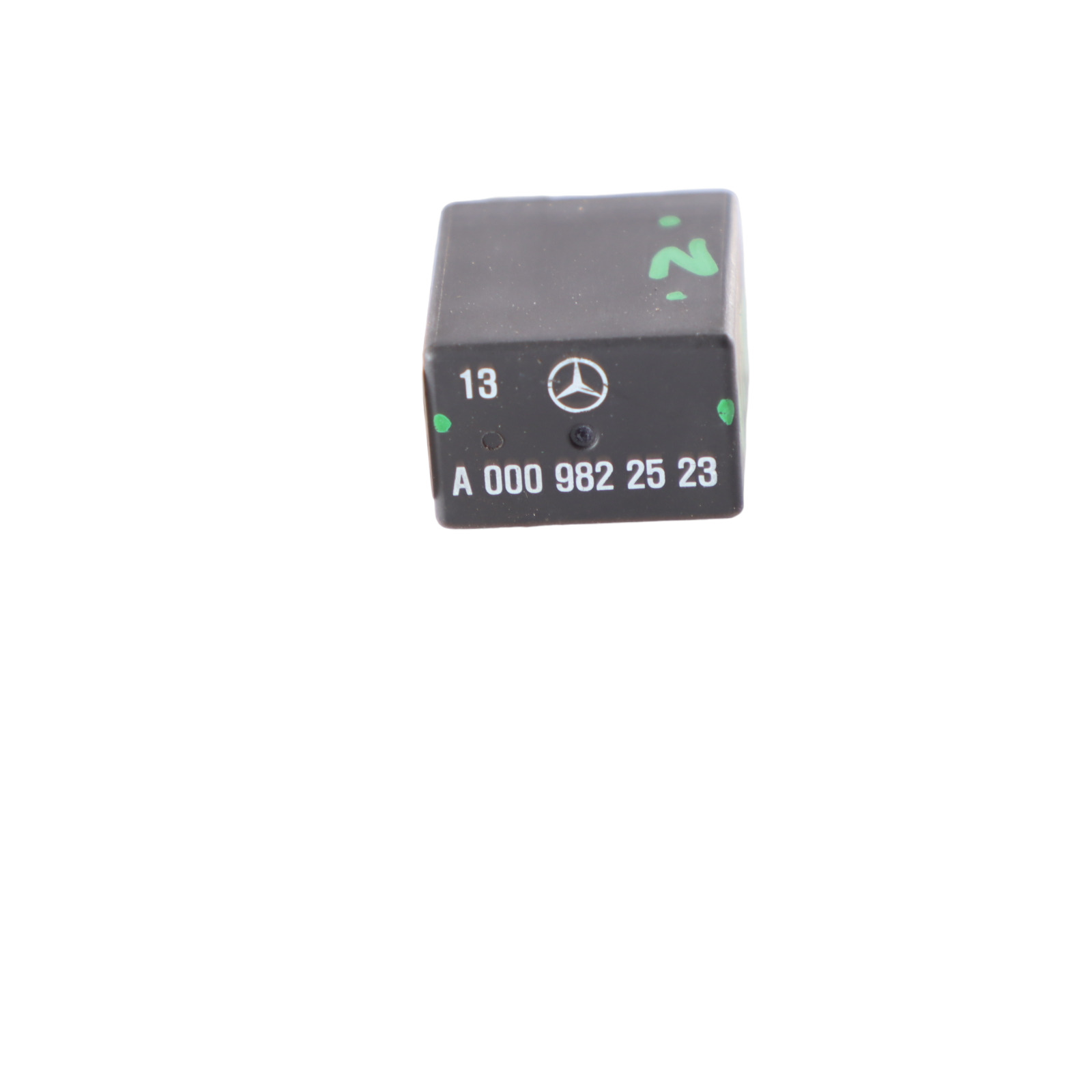 Mercedes W156 W242 W246 W447 Relay 4-Pin Black Hella A0009822523