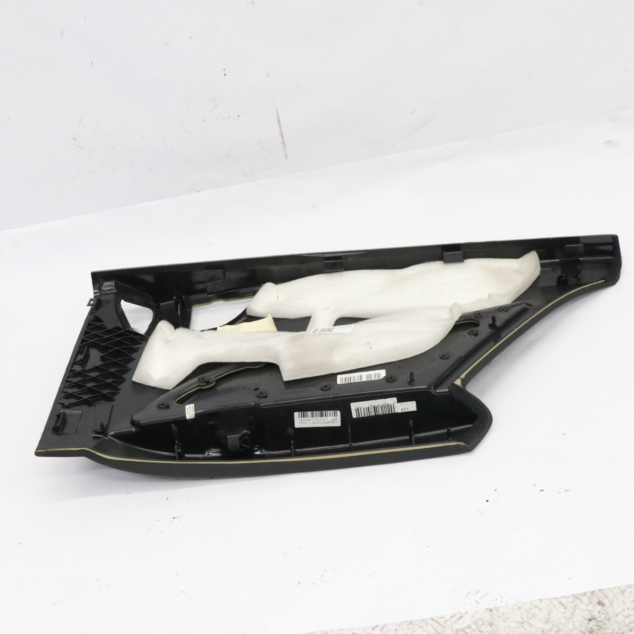 Mercedes C207 Coupe Seite seitliche Verkleidung Hinten Links Schwarz A2076905725