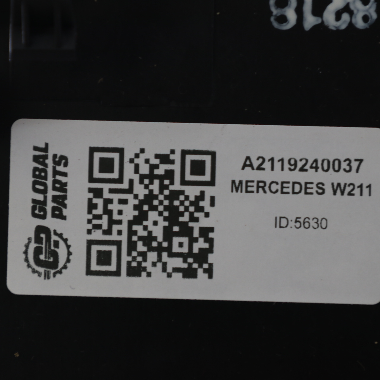 Mercedes W211 Hintere Rückenlehne Fach Armlehne Abdeckung A2119240037