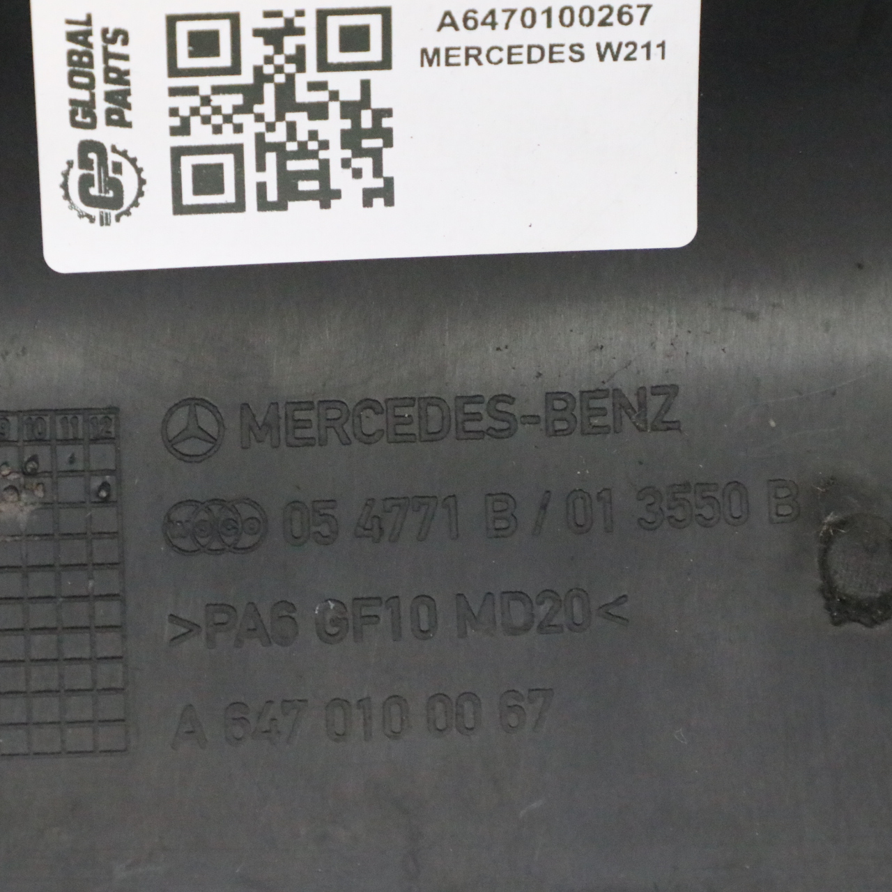 Mercedes W211 S211 Diesel OM647 Engine Top Cover Plate Black  A6470100267