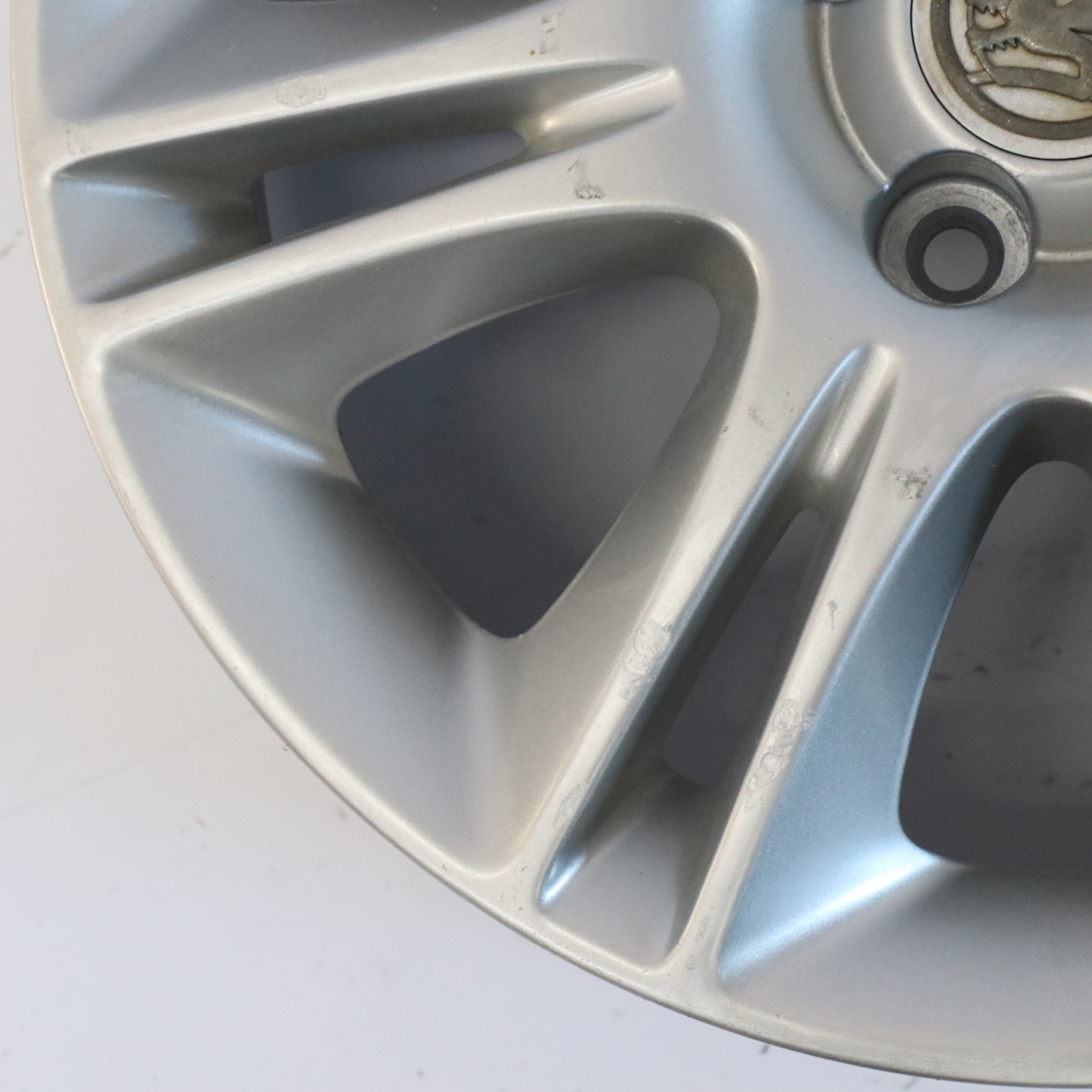 Opel Corsa D Silber Felge Leichtmetallfelge 16" 6J ET:40 0P033 K7