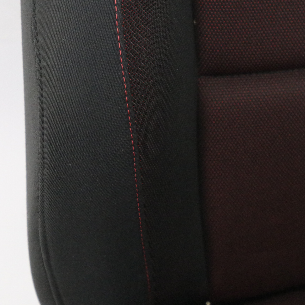 BMW E81 Sitz vorne links Interieur Stoff Netzwerk Cranberry Rot