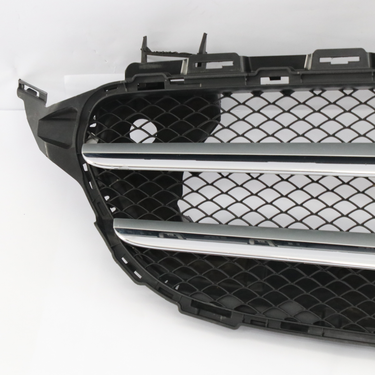 Mercedes W205 Stoßstange Kühler grill Zier Leiste Vorne Mitte Chrom A2058880023