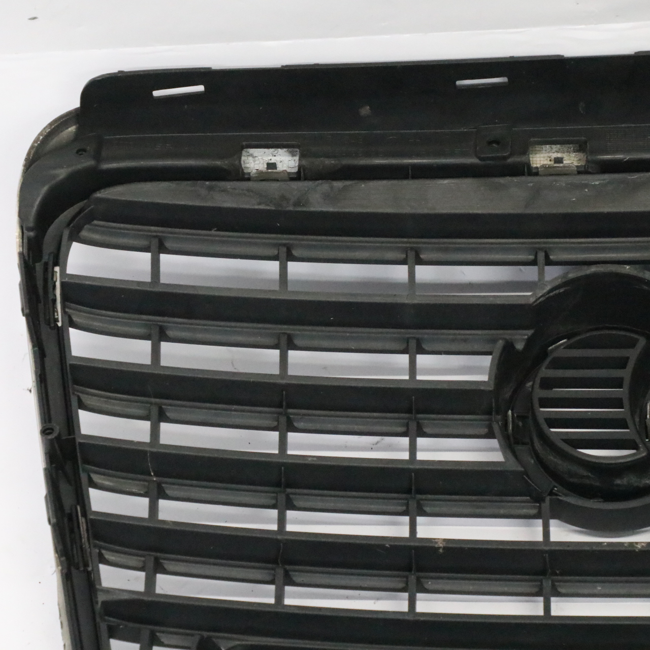 Audi A6 C6 Front Bumper Centre Upper Grille Radiator Panel 4F0853651AQ