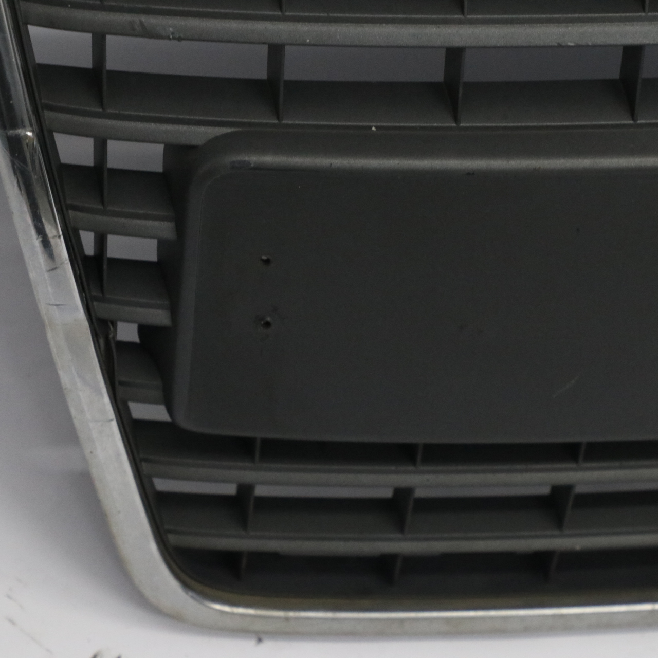 Audi A6 C6 Front Bumper Centre Upper Grille Radiator Panel 4F0853651AQ