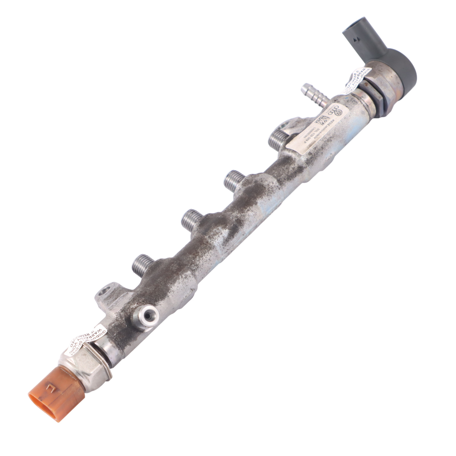 Audi A3 8P 2.0 TDI Diesel Fuel Injector Rail Line Distributor 03L130089P