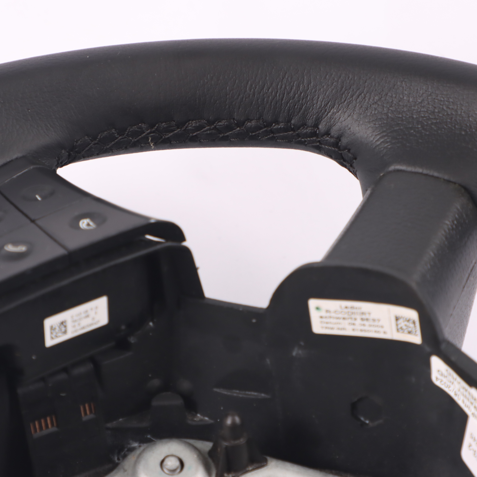 Mercedes W245 NEW Black Leather Steering Wheel with Black Threads Multifunction