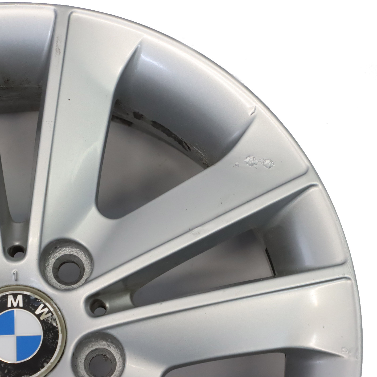 BMW E81 E87 Silberne Leicht metall felge 17" V-Speiche 141 ET:47 7J 6762888