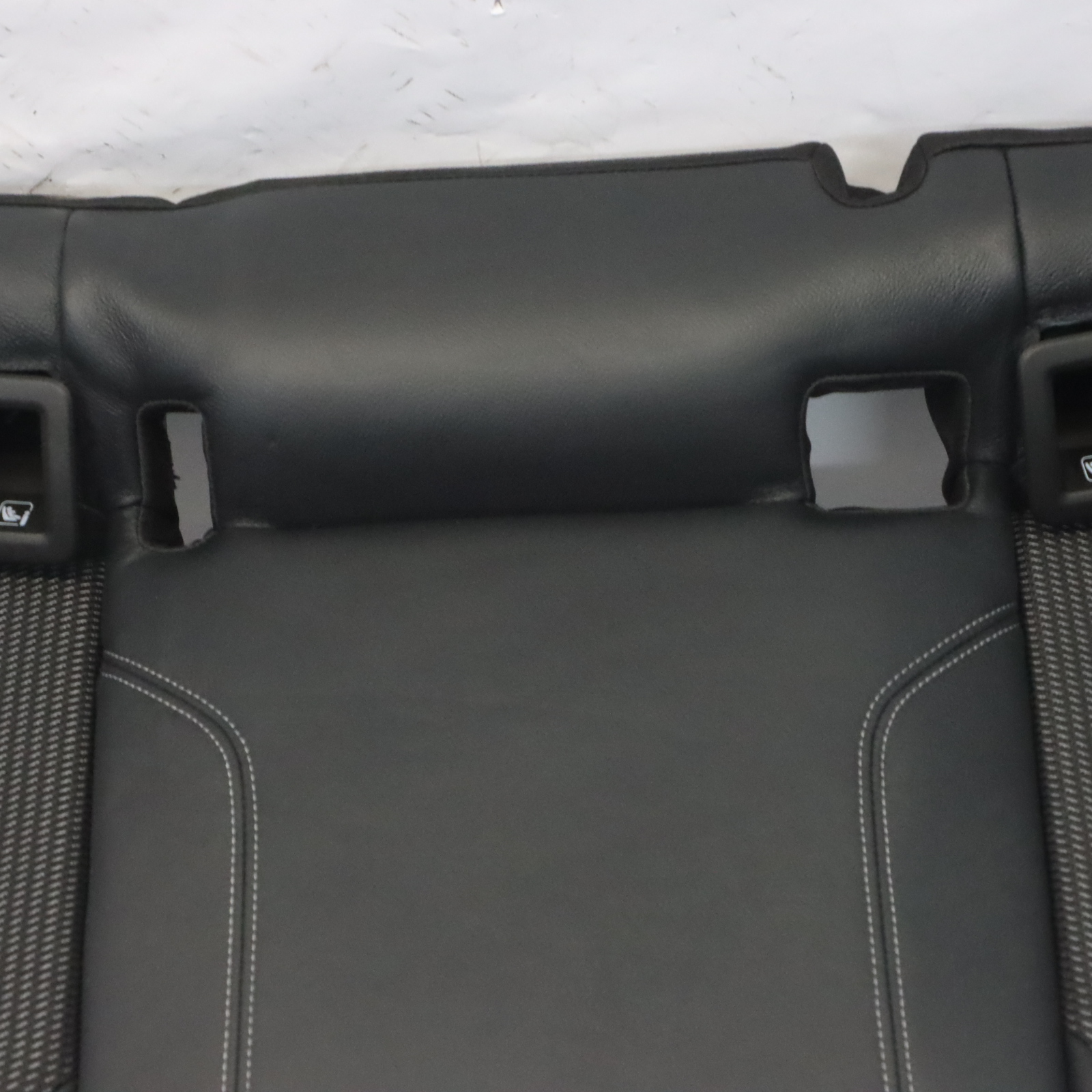 AUDI Q2 GA Rücksitz Couch Abdeckung Kissen Sitzbank 81A885405P