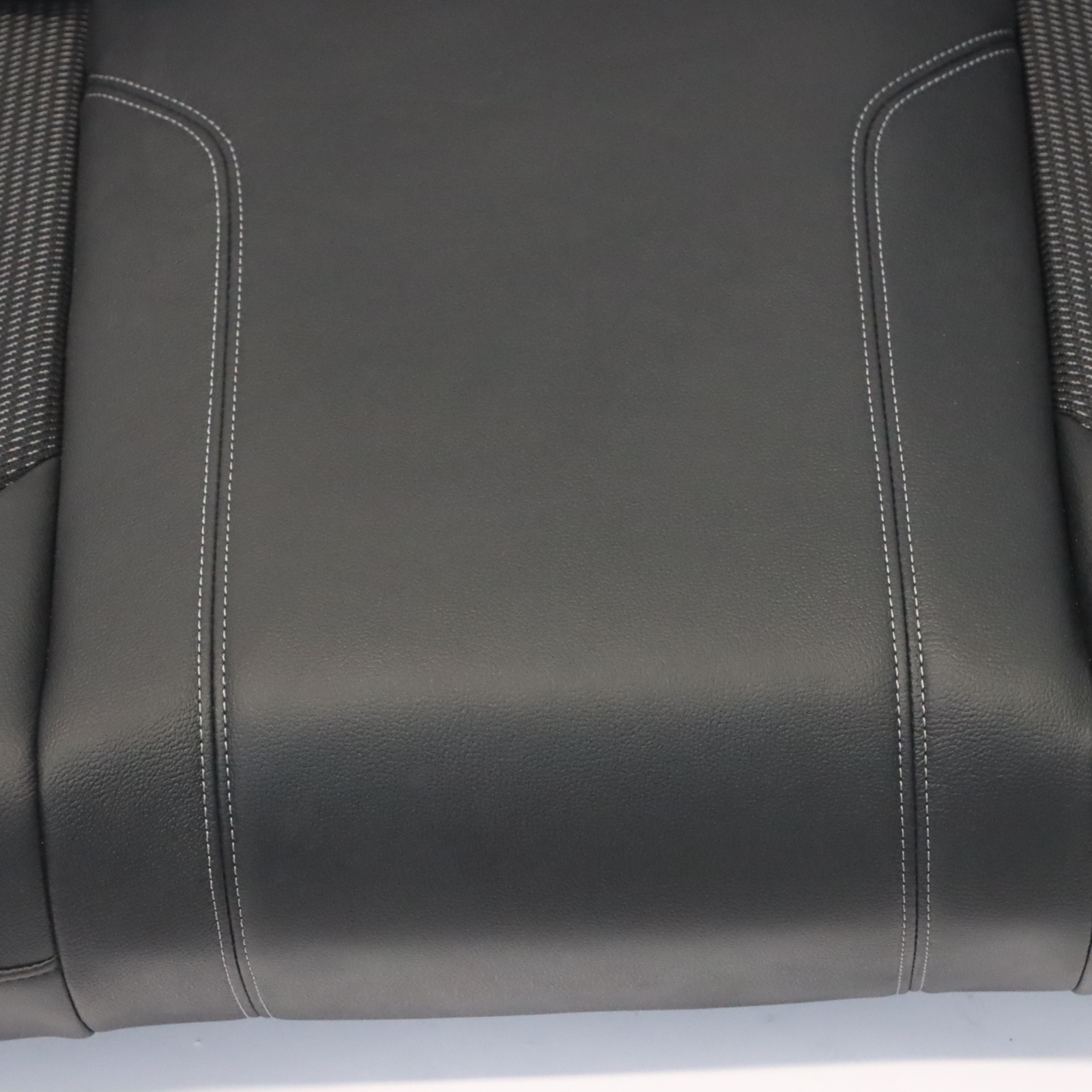 AUDI Q2 GA Rücksitz Couch Abdeckung Kissen Sitzbank 81A885405P