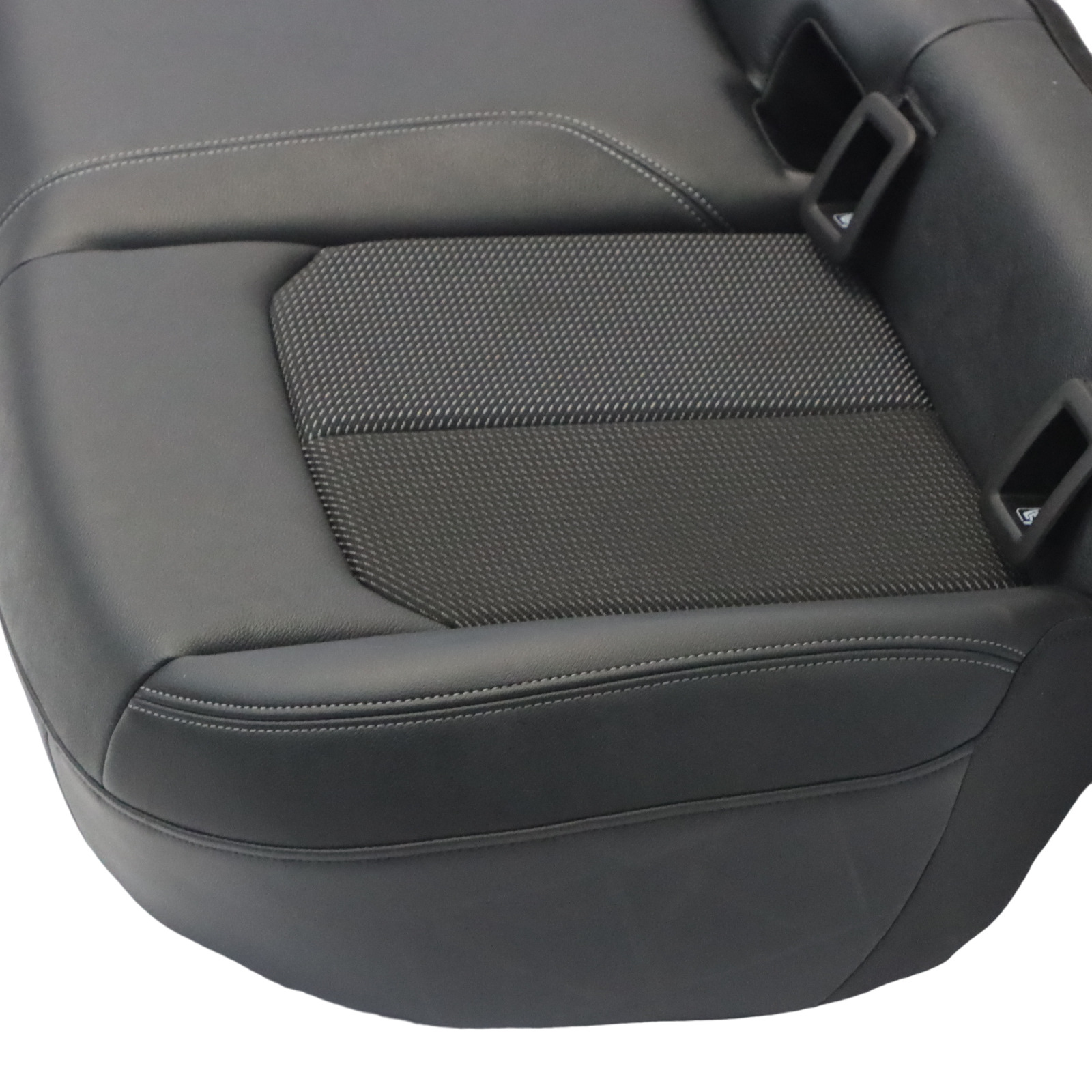 AUDI Q2 GA Rücksitz Couch Abdeckung Kissen Sitzbank 81A885405P