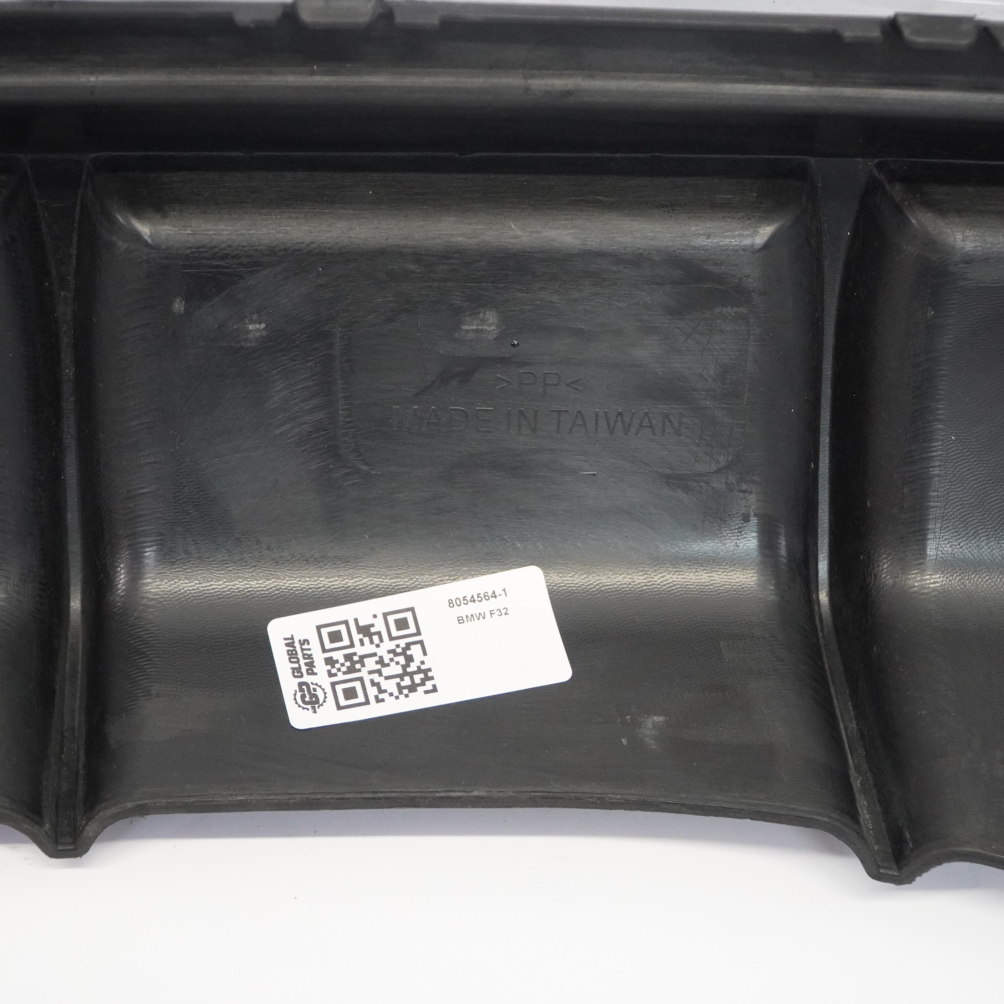 BMW F32 F33 M Sport hintere Stoßstange unten Abdeckung Blende 8054564