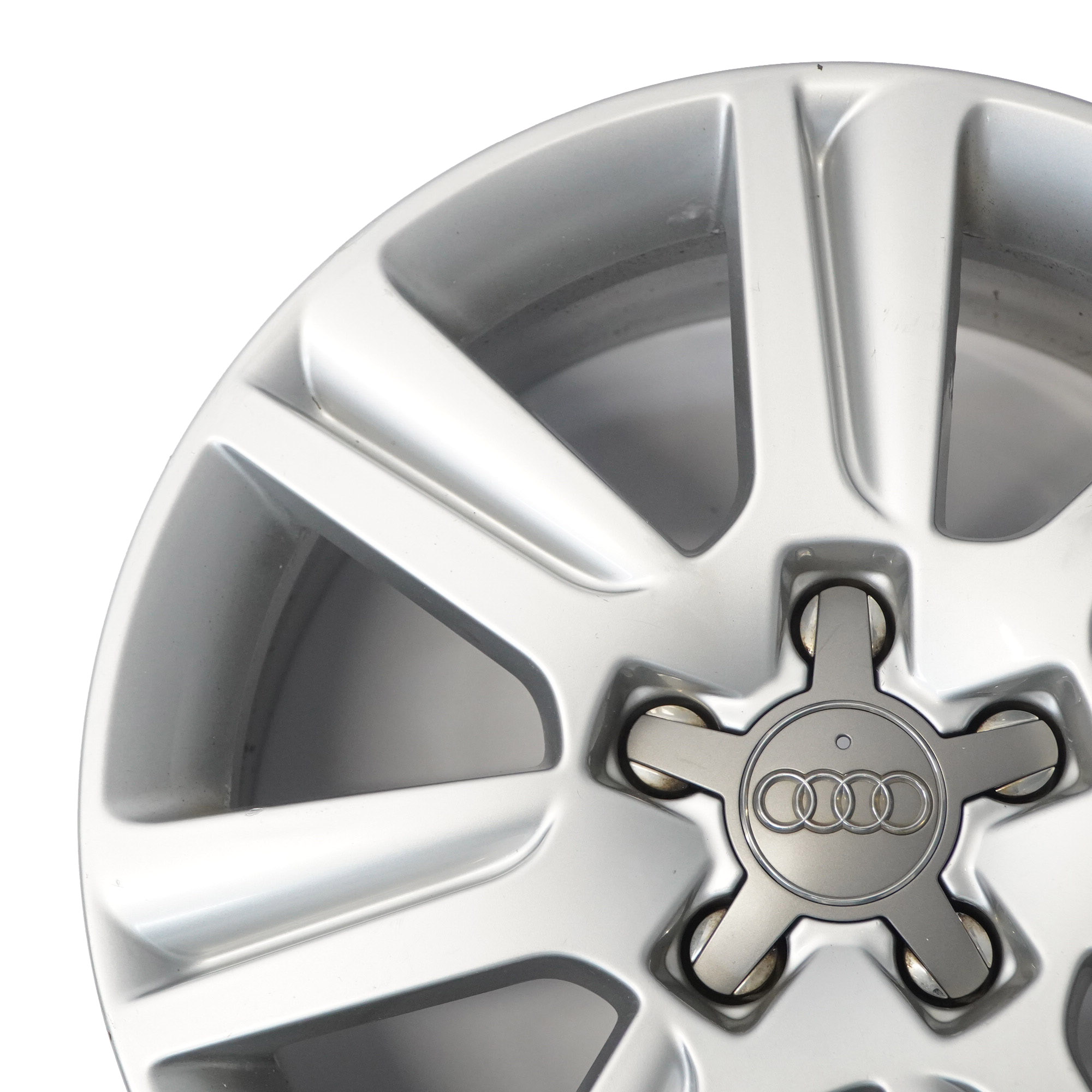 Audi A4 B8 A5 8T Silberne Leichtmetallfelge 17" ET:45 7,5J 8K0601025B