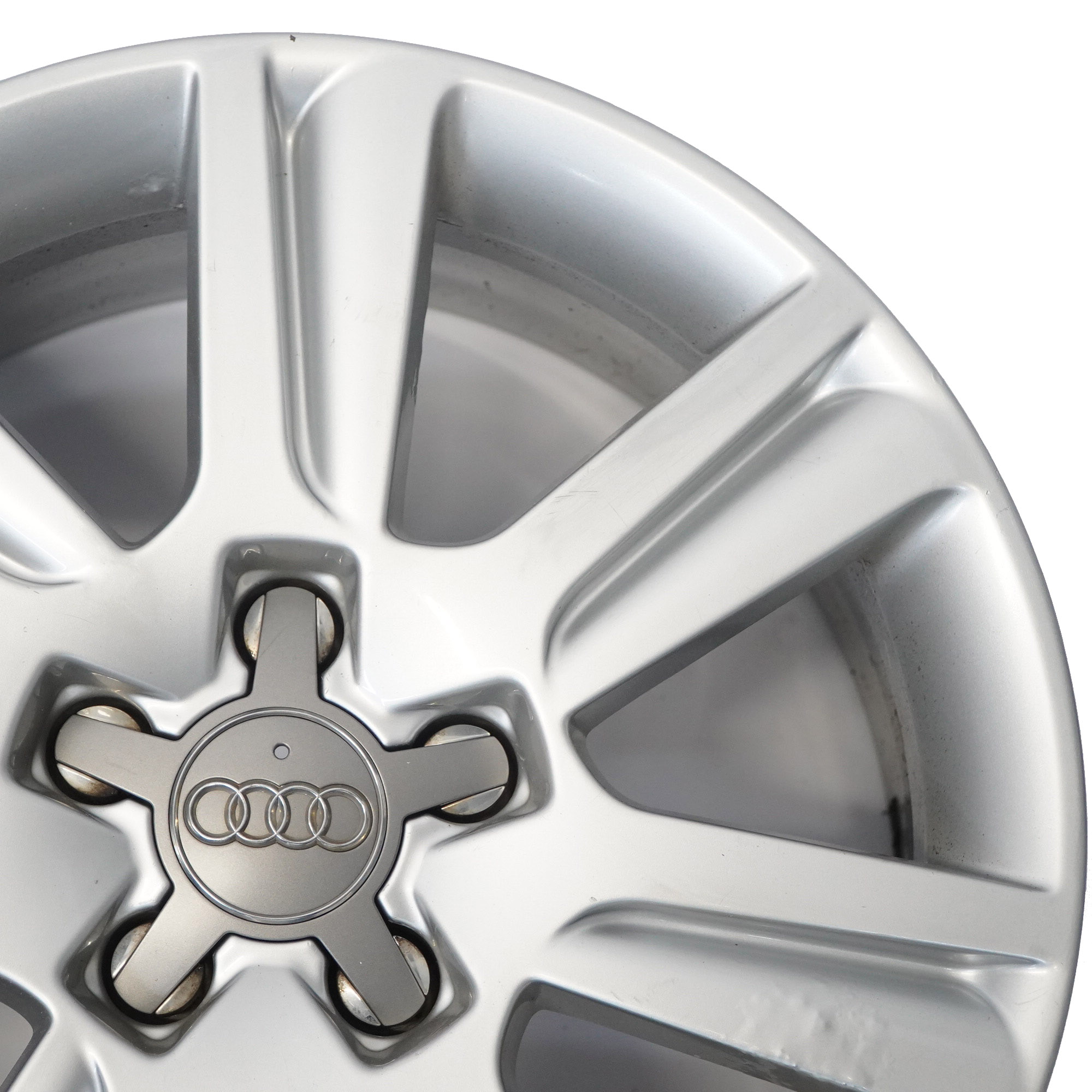 Audi A4 B8 A5 8T Silberne Leichtmetallfelge 17" ET:45 7,5J 8K0601025B